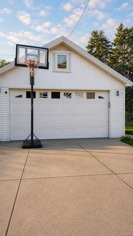 6131 Appoline Street, Dearborn, MI 48126