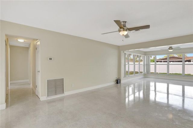 907 SE 12th Avenue, Deerfield Beach, FL 33441