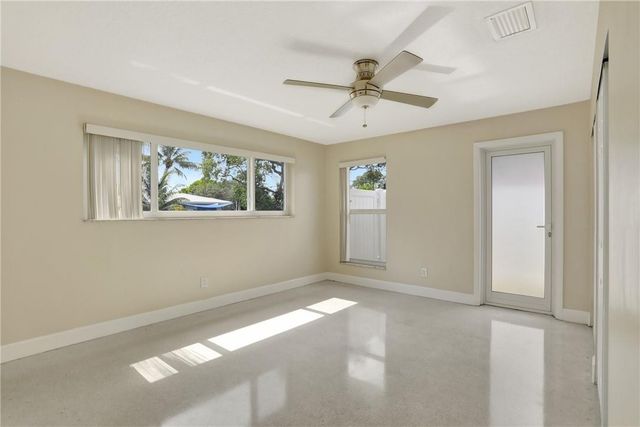 907 SE 12th Avenue, Deerfield Beach, FL 33441