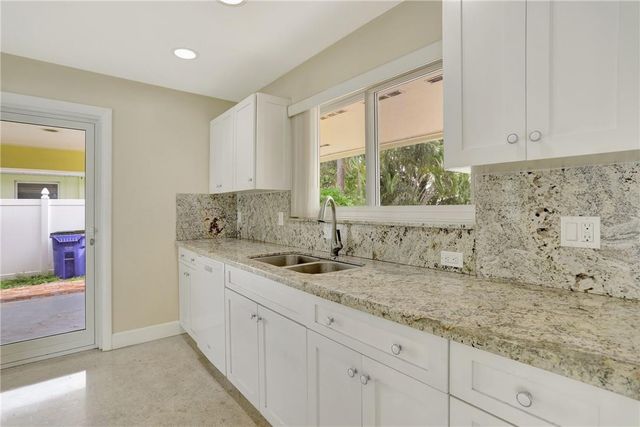 907 SE 12th Avenue, Deerfield Beach, FL 33441