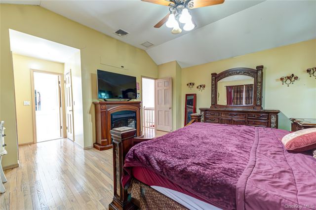 11 Annemarie Drive, Saint James, NY 11780