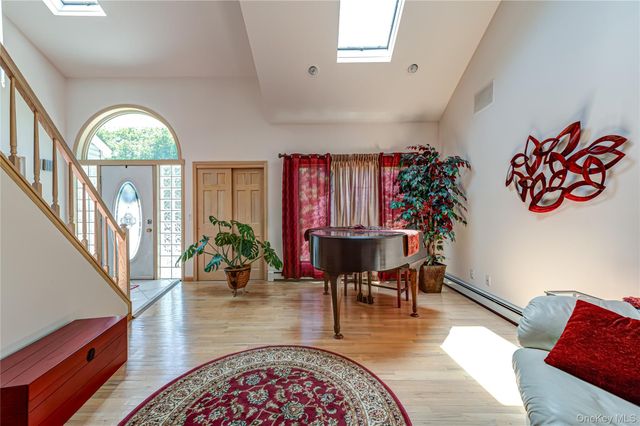 11 Annemarie Drive, Saint James, NY 11780