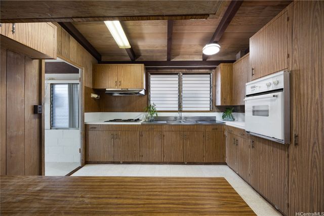 1599 Ala Amoamo Street, Honolulu, HI 96819