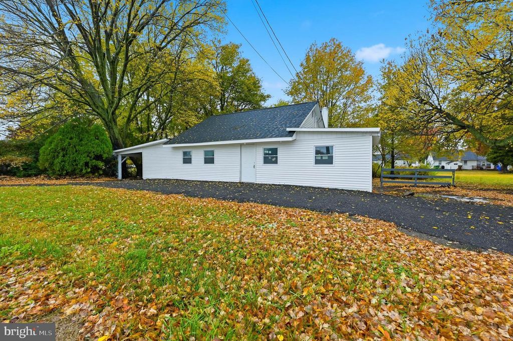 667 S BROADWAY, Pennsville, NJ 08070