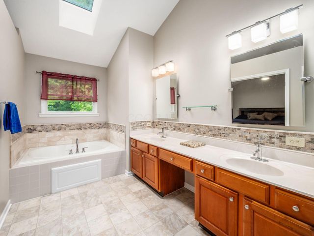 7446 Loy Rush Court, Canal Winchester, OH 43110