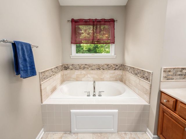 7446 Loy Rush Court, Canal Winchester, OH 43110
