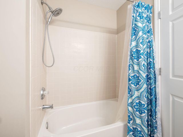 7446 Loy Rush Court, Canal Winchester, OH 43110