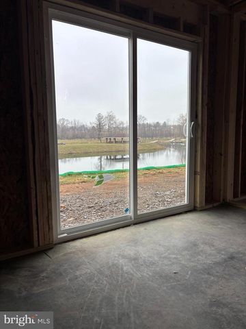 107 MEADOWCREEK DR N, Chambersburg, PA 17202