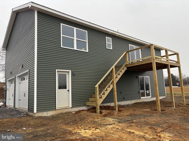 107 MEADOWCREEK DR N, Chambersburg, PA 17202