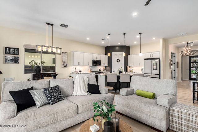 13215 N Stonecrop Lane, Oro Valley, AZ 85755