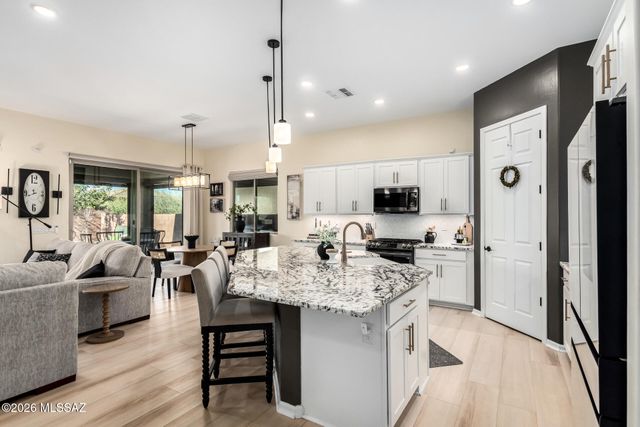 13215 N Stonecrop Lane, Oro Valley, AZ 85755