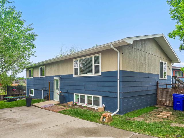 3715 LAWRENCE DR, Rapid City, SD 57701