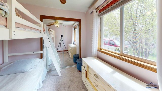 3715 LAWRENCE DR, Rapid City, SD 57701