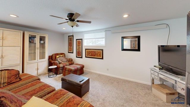 3715 LAWRENCE DR, Rapid City, SD 57701