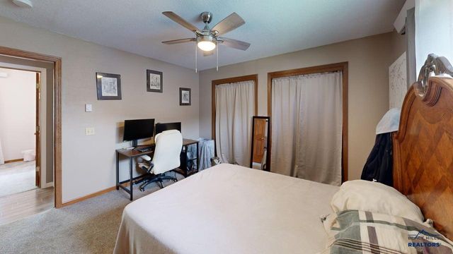 3715 LAWRENCE DR, Rapid City, SD 57701