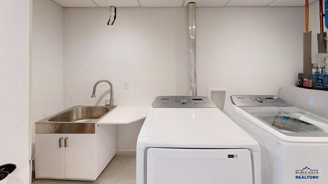 3715 LAWRENCE DR, Rapid City, SD 57701