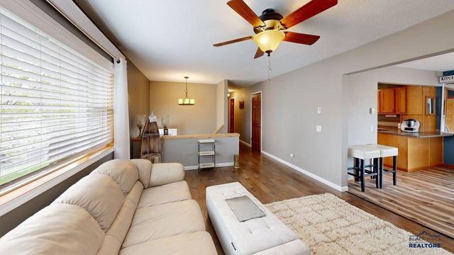 3715 LAWRENCE DR, Rapid City, SD 57701