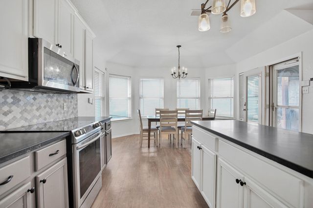 611 N 7th Street, Wolfforth, TX 79382