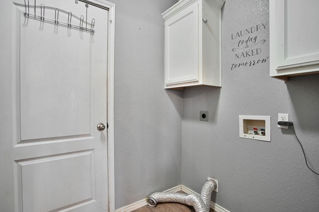 611 N 7th Street, Wolfforth, TX 79382