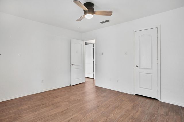 611 N 7th Street, Wolfforth, TX 79382