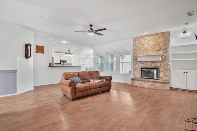 611 N 7th Street, Wolfforth, TX 79382