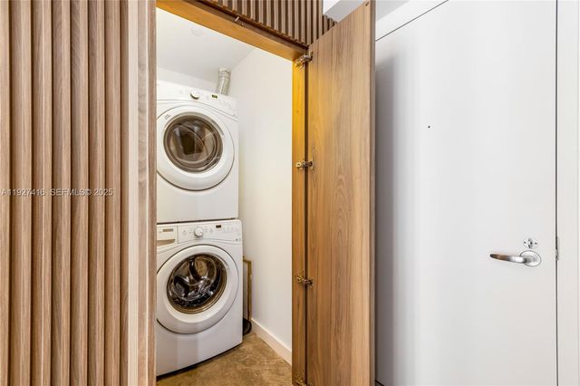 151 SE 1st St 905, Miami, FL 33131