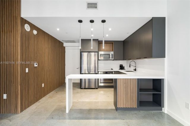 151 SE 1st St 905, Miami, FL 33131