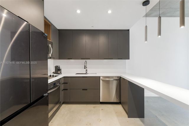 151 SE 1st St 905, Miami, FL 33131