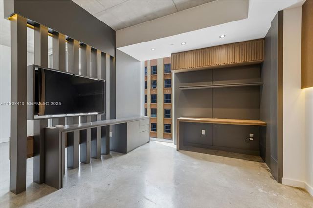 151 SE 1st St 905, Miami, FL 33131