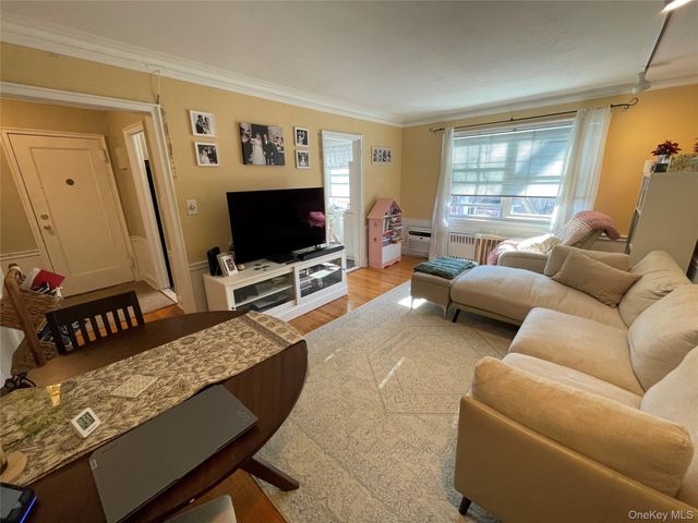 43 N Forest Avenue C21, Rockville Centre, NY 11570