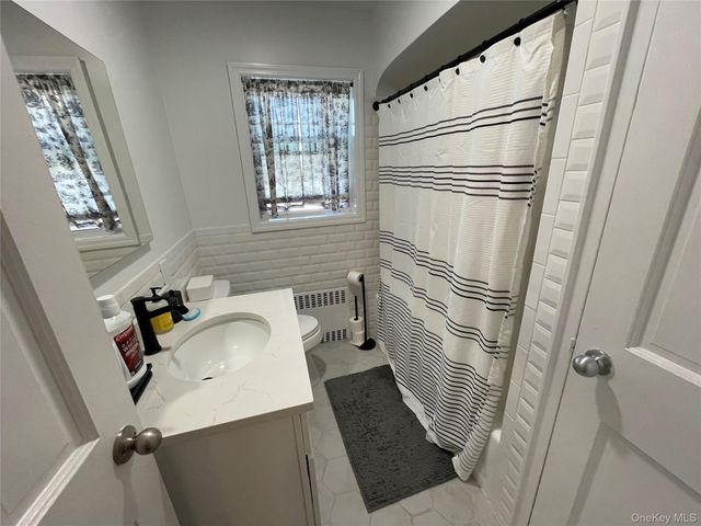 43 N Forest Avenue C21, Rockville Centre, NY 11570