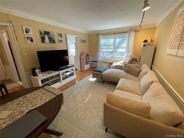 43 N Forest Avenue C21, Rockville Centre, NY 11570
