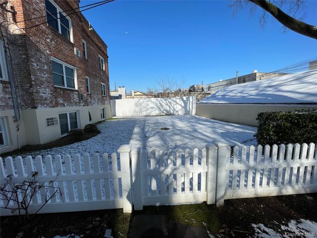 43 N Forest Avenue C21, Rockville Centre, NY 11570