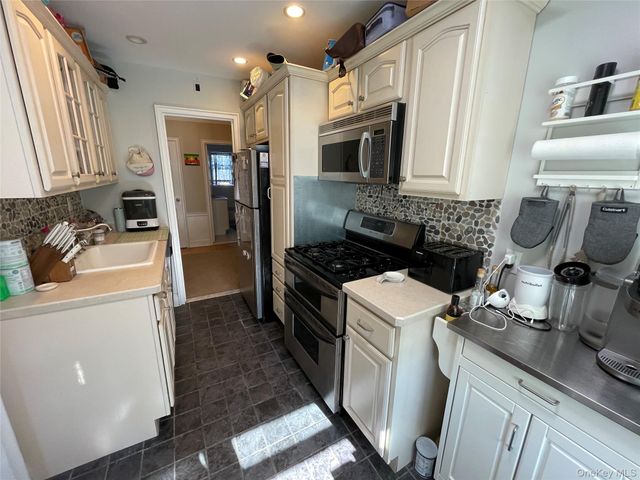43 N Forest Avenue C21, Rockville Centre, NY 11570