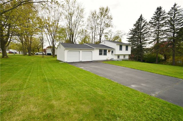 3 Cascade Road, Henrietta, NY 14586