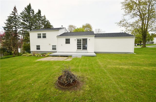 3 Cascade Road, Henrietta, NY 14586