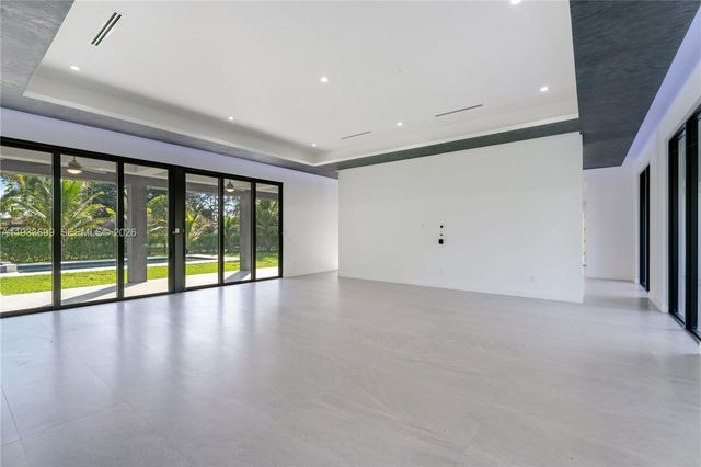 10398 SW 64th St, Miami, FL 33173