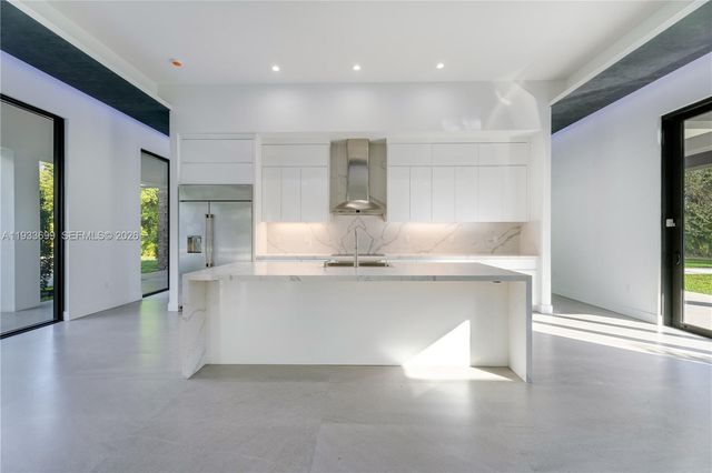 10398 SW 64th St, Miami, FL 33173