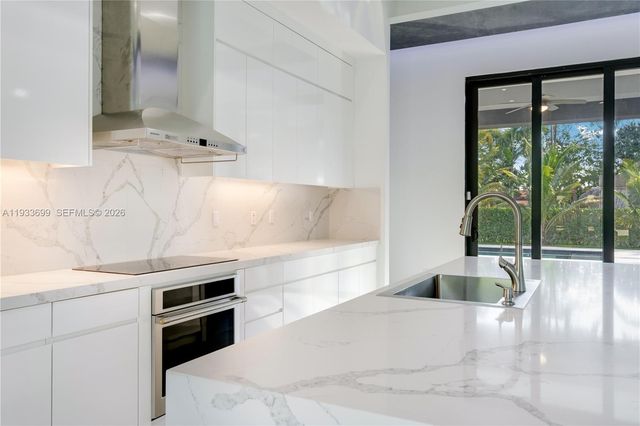 10398 SW 64th St, Miami, FL 33173