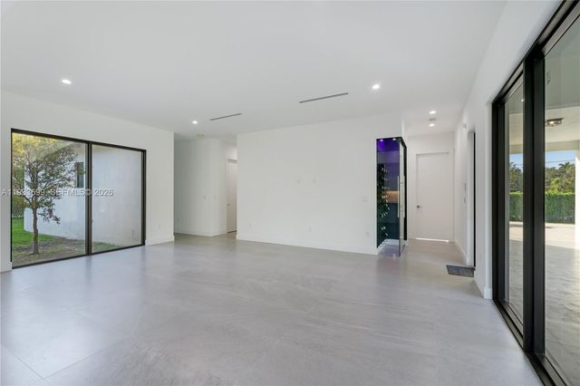 10398 SW 64th St, Miami, FL 33173