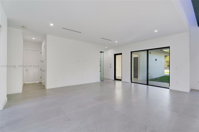 10398 SW 64th St, Miami, FL 33173