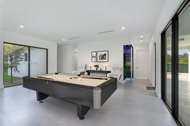 10398 SW 64th St, Miami, FL 33173