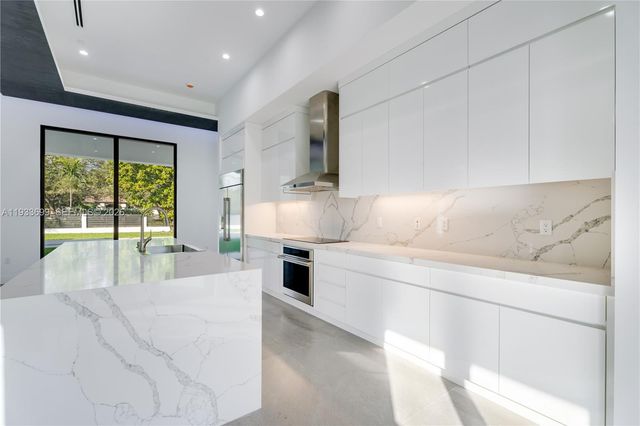 10398 SW 64th St, Miami, FL 33173