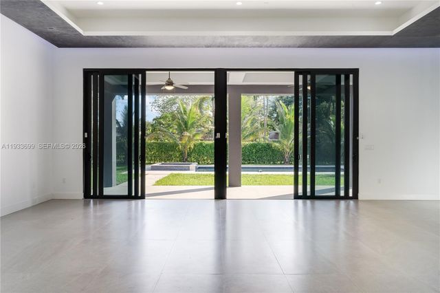 10398 SW 64th St, Miami, FL 33173