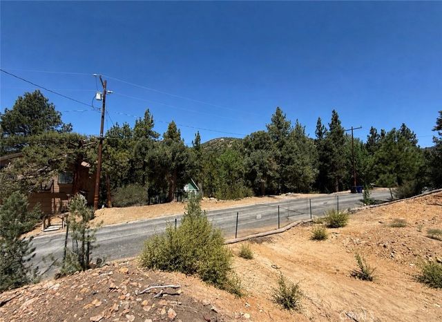 1084 Cedar Mountain Road, Big Bear City, CA 92314