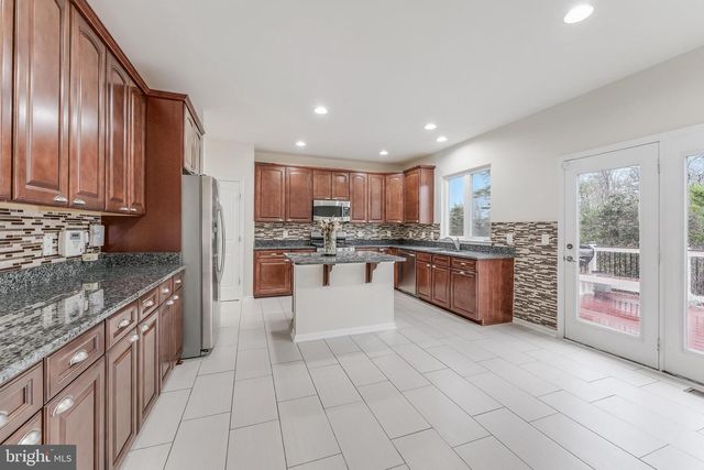 25367 WAKESTONE PARK TER, Chantilly, VA 20152