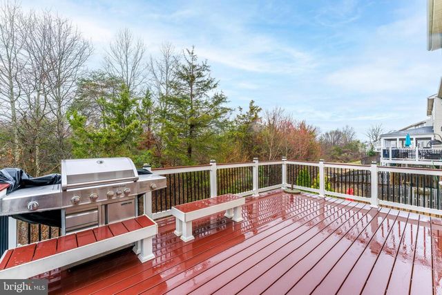 25367 WAKESTONE PARK TER, Chantilly, VA 20152