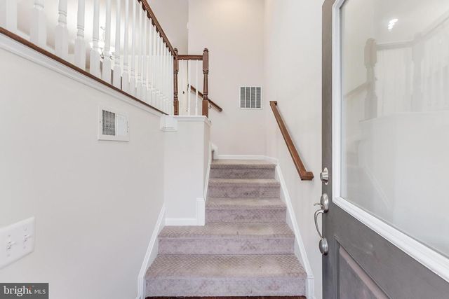 25367 WAKESTONE PARK TER, Chantilly, VA 20152