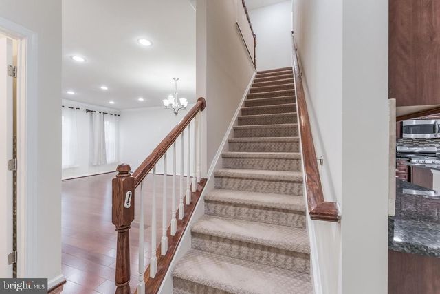 25367 WAKESTONE PARK TER, Chantilly, VA 20152