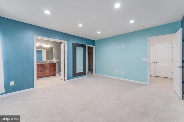 25367 WAKESTONE PARK TER, Chantilly, VA 20152